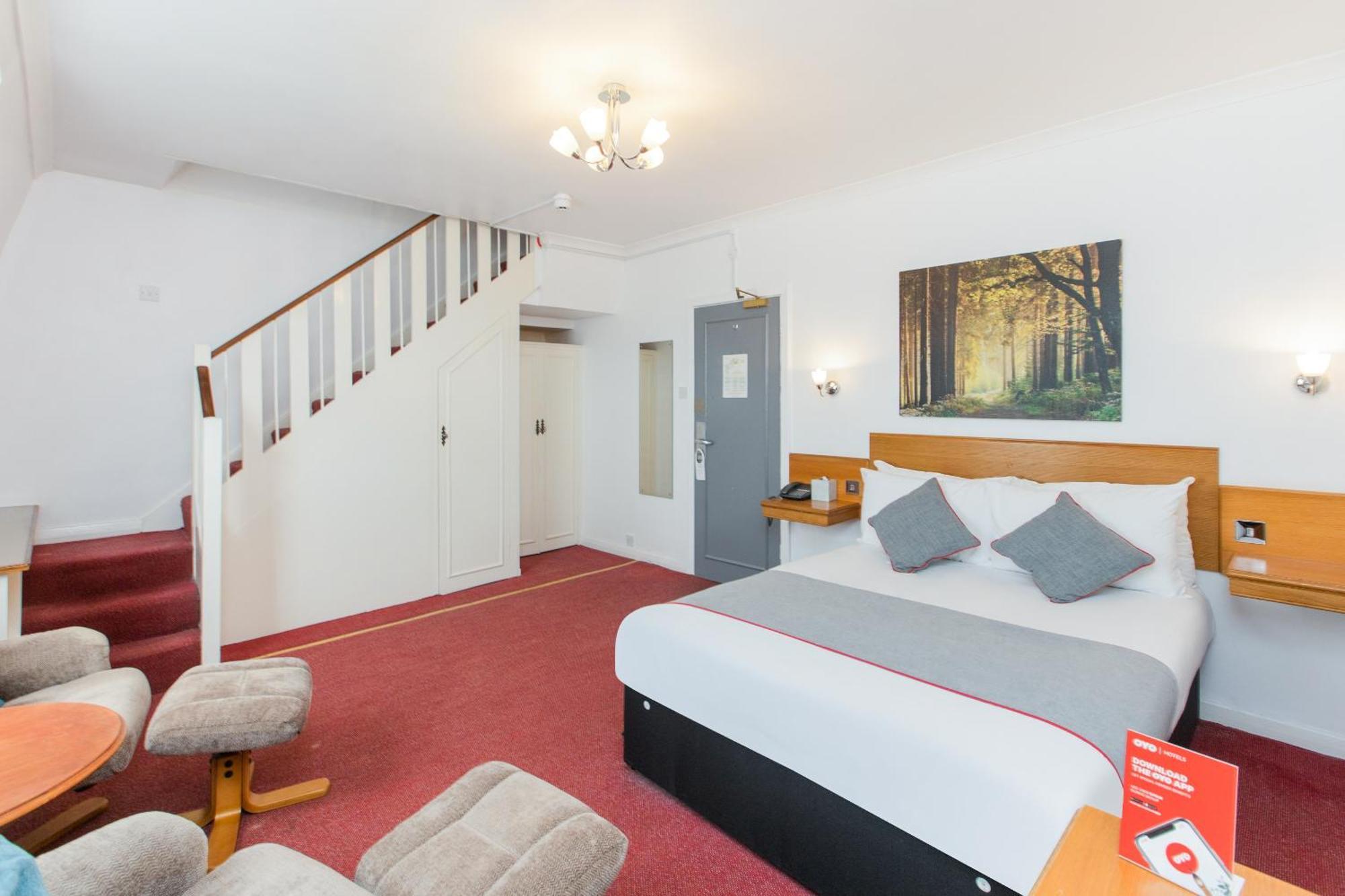 Hotel Oyo Stade Court 3*
