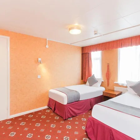 Oyo Stade Court Hotel Hythe  Exterior photo