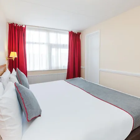 Oyo Stade Court Hotel Hythe  Exterior photo