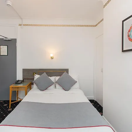 Oyo Stade Court Hotel Hythe  Exterior photo