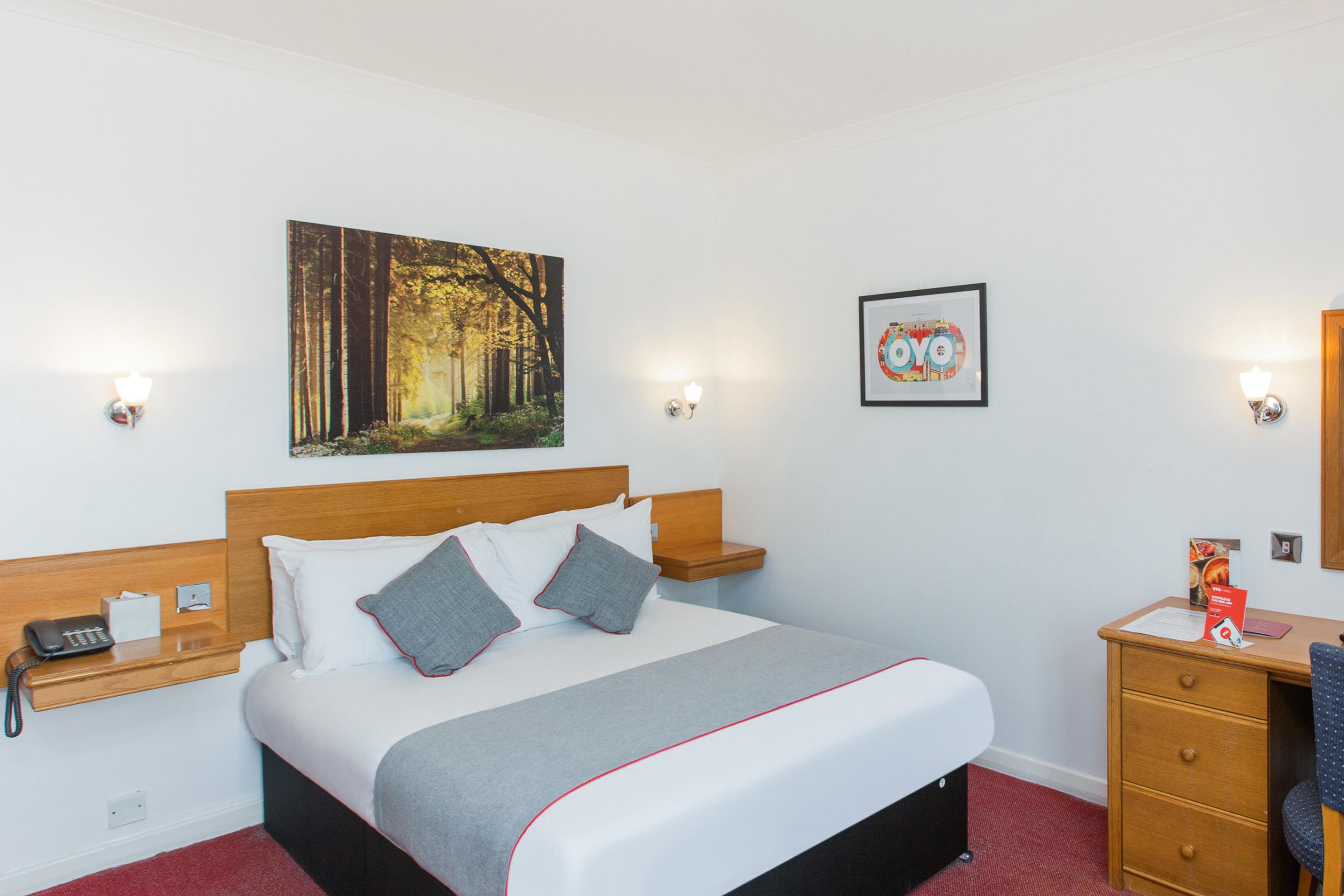 Hotel Oyo Stade Court