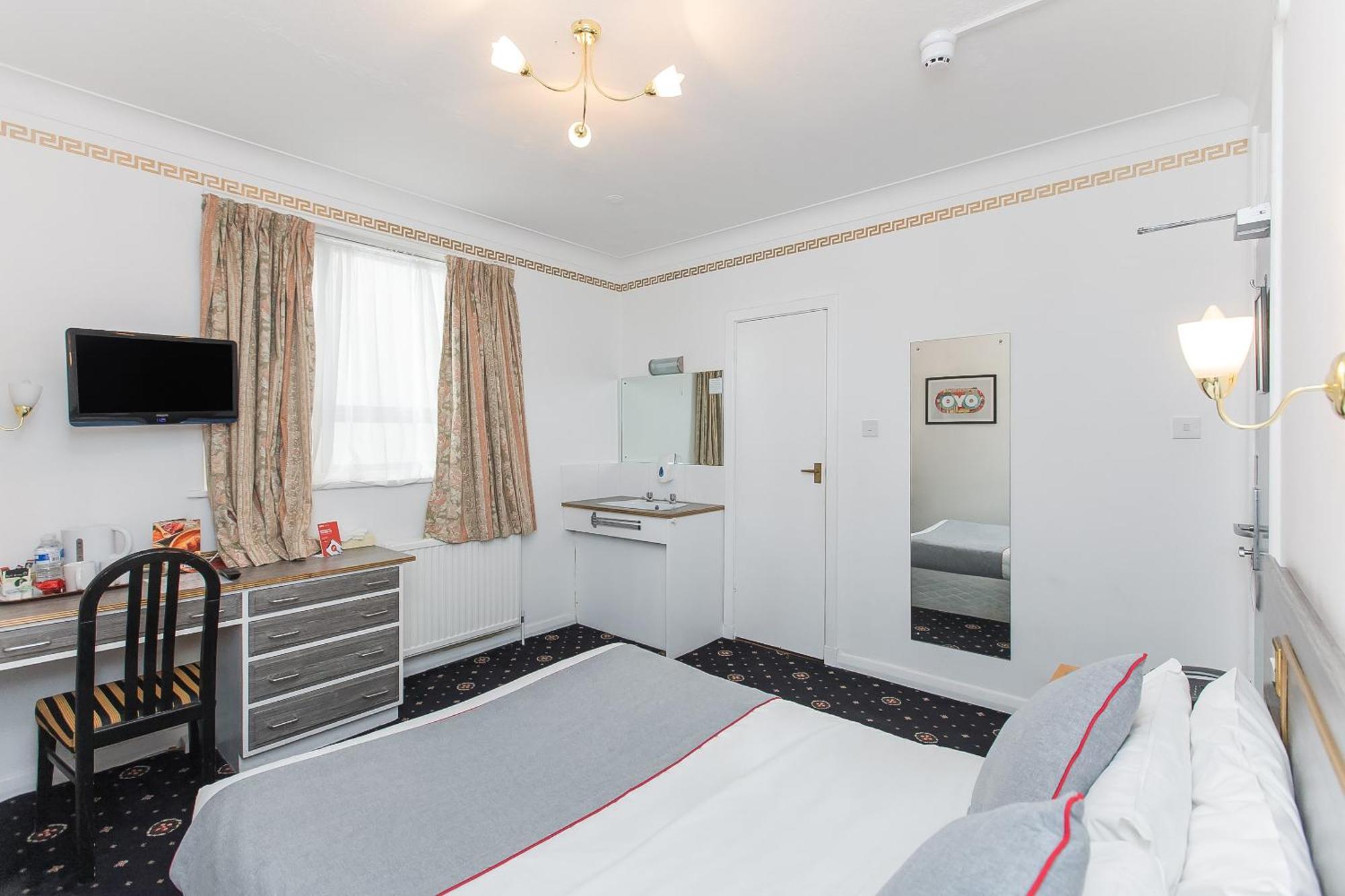 Oyo Stade Court Hotel Hythe (Kent)
