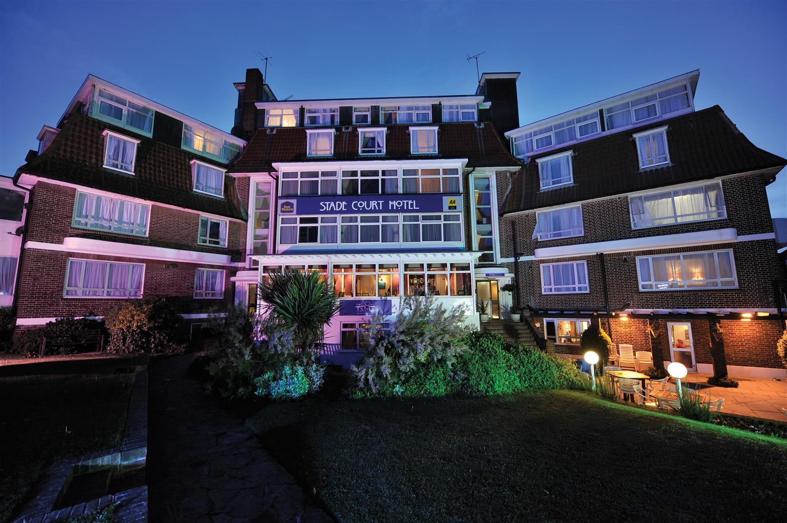 Hotel Oyo Stade Court 3*